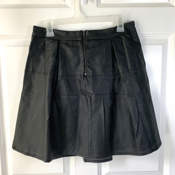 Womens Skirt Faux Leather Pleated Black Mini Medium Harve Benard Biker Baddie - Picture 2 of 7
